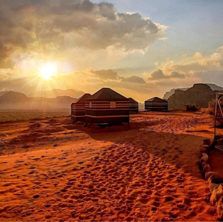 Moon City With Sunset Tour วาดิรัม ภายนอก รูปภาพ